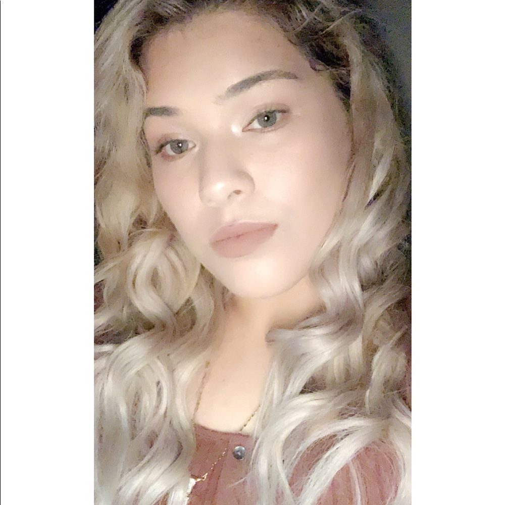 Meet your Posher, Jacqueline